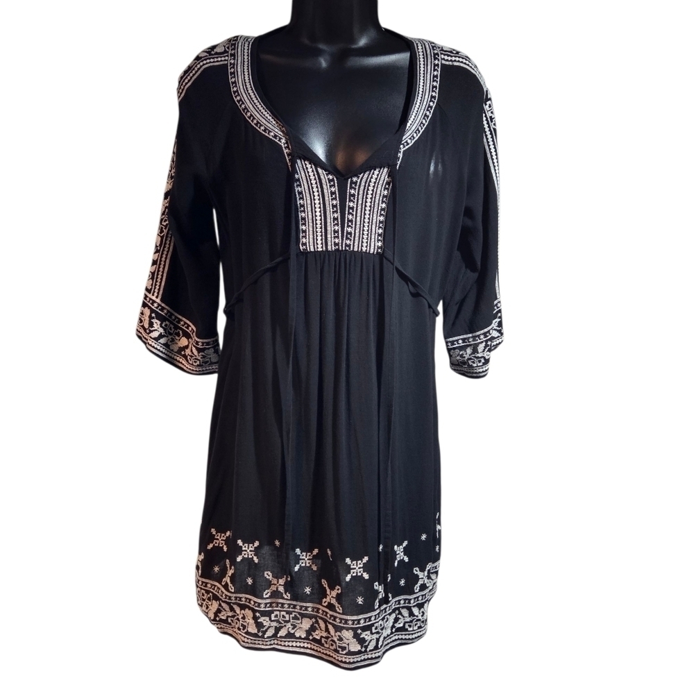 Forever 21 Juniors Black Tunic With Tie Back And White Embroidery Size M
